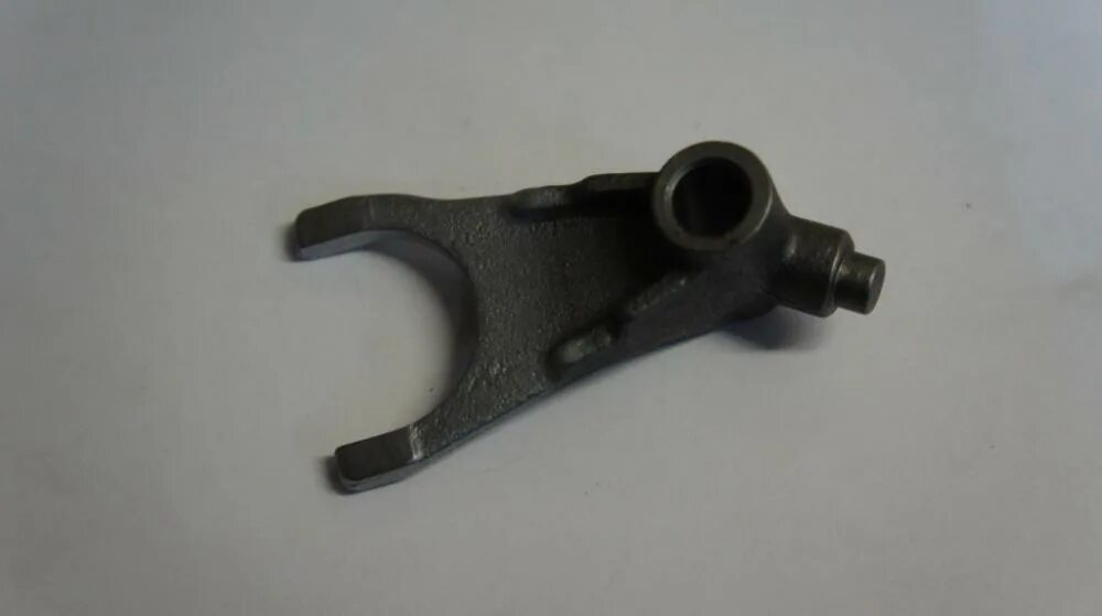 Вилки переключения передач. Fml 163 вилка переключения. Вилка кпп 2108-2110 3-4 передачи. Вилка кпп 1-151 иж планета. Вилка переключения передач минск 125.