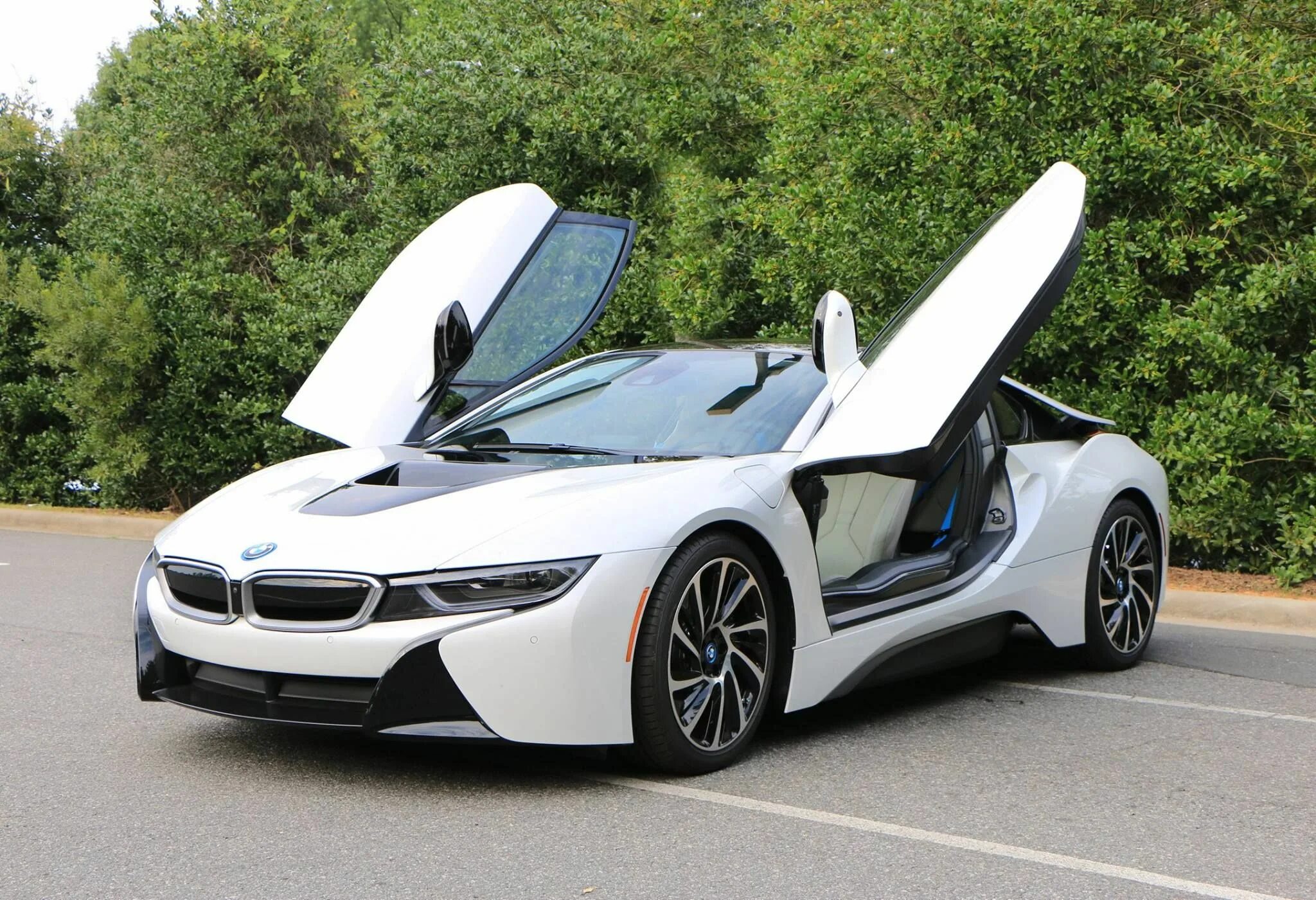 Bmw i8 2017. Концепт бмв i8. Bmw i8 concept spyder. Машина ме. Bmw i8 2019.