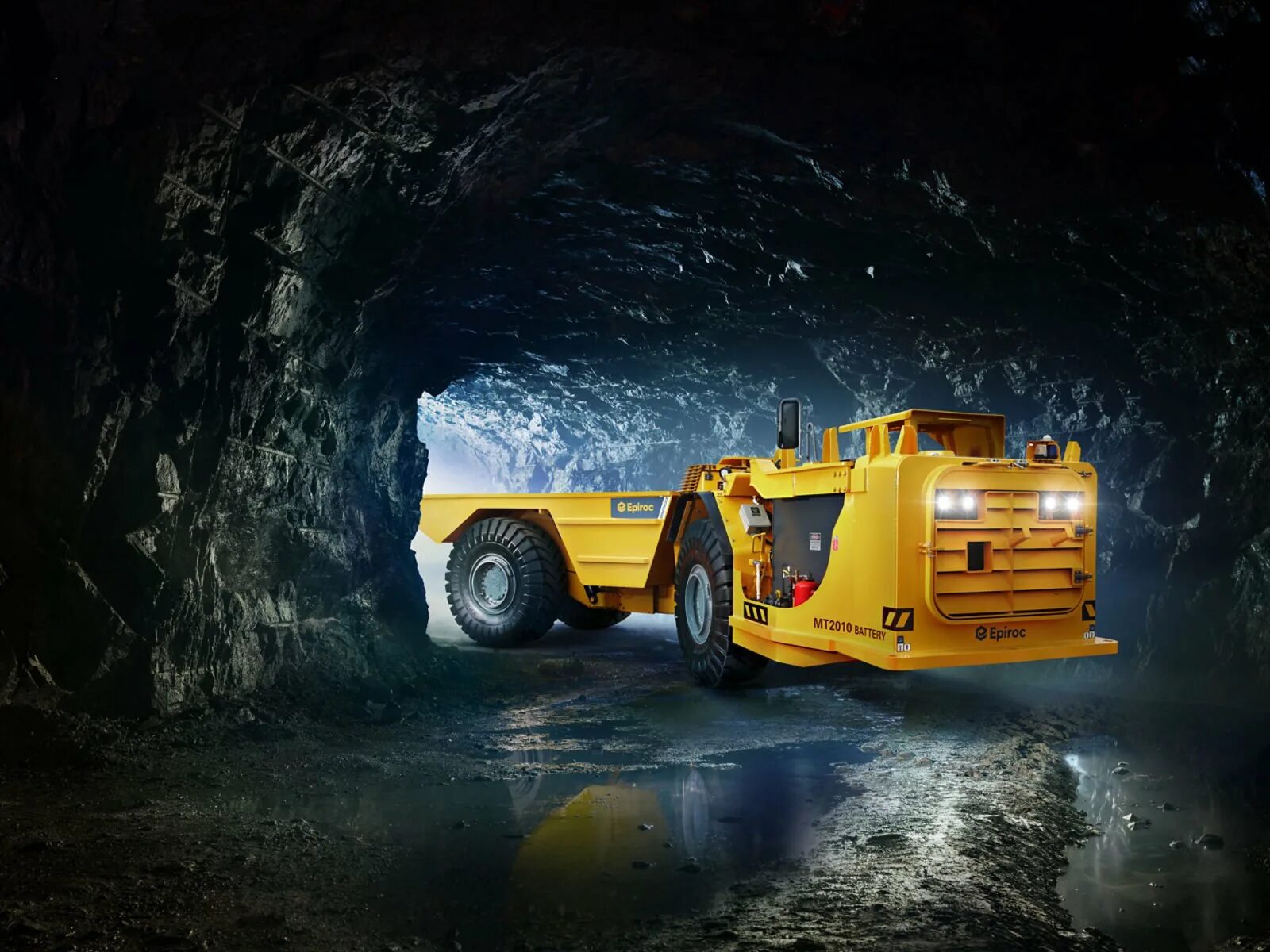 Подземные самоходные машины. Шахтный самосвал Atlas Copco mt2010. Подземный самосвал Atlas Copco МТ 2010. Epiroc mt2010. ПДМ MT-2010.