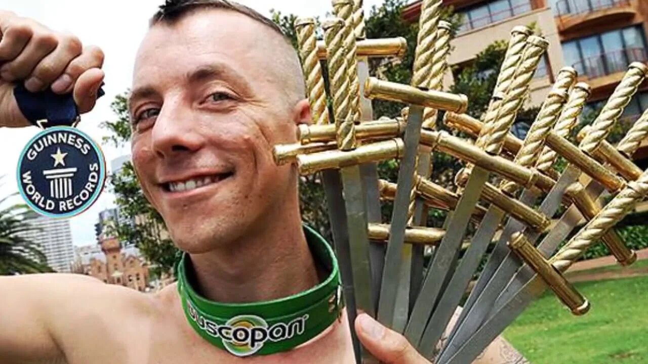 Шарран александер. Самый огромный шарик в мире. Дикие рекорды гиннесса. Мировые рекорды гиннесса. Рекорды гиннесса.