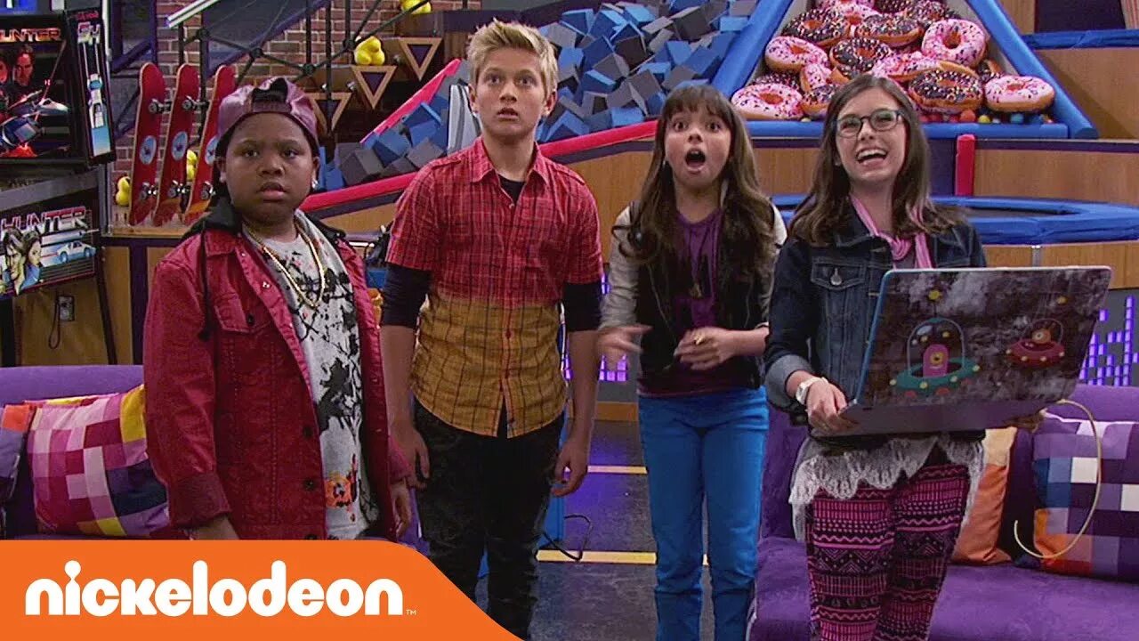 Дэн шнайдер никелодеон. Кри чикчино. Дабл джи игроделы. Телеканал nickelodeon. Дэн шнайдер.
