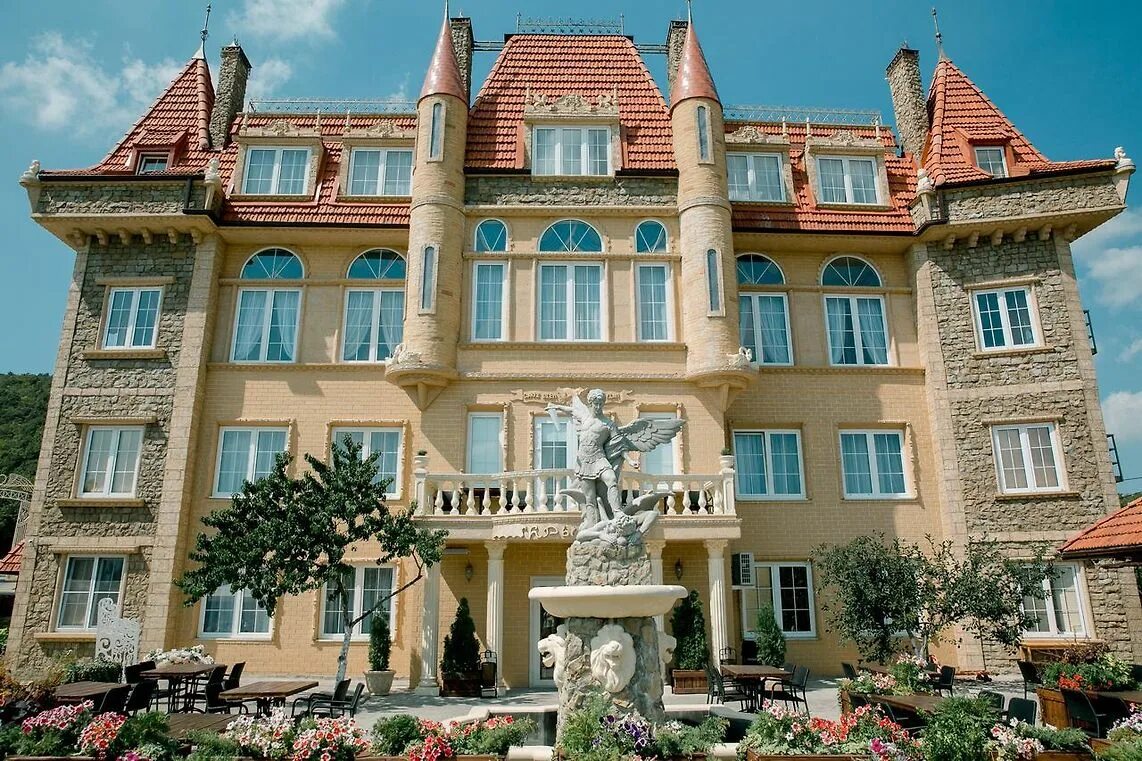 Отель крылья абрау-дюрсо краснодарский край. Ресторан крылья абрау дюрсо. Ресторан крылья абрау дюрсо. Отель крылья абрау дюрсо. Гостиница крылья абрау дюрсо.