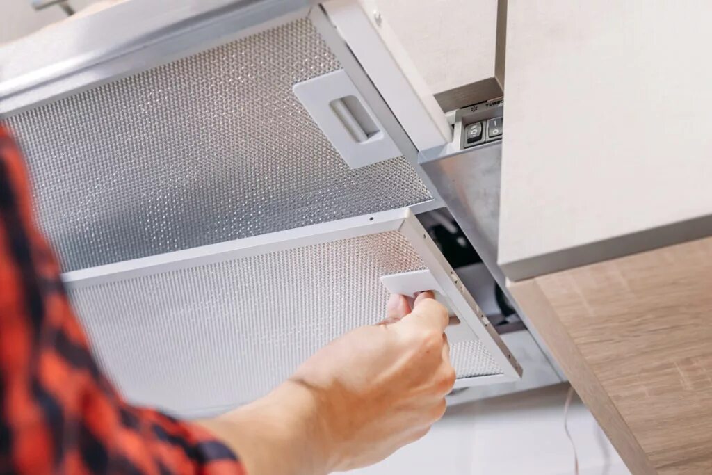 Как снять решетку с вытяжки. Вытяжка в жиру. kitchen hood repair. как почистить встраиваемую вытяжку. мытье вытяжки до и после.