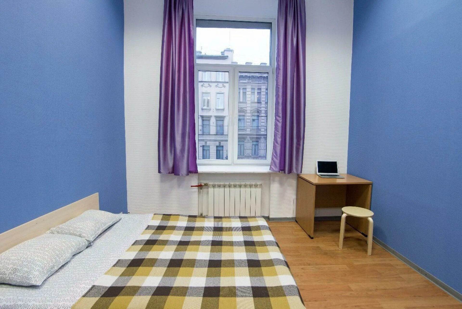 White hostel санкт-петербург. Белый хостел на фонтанке санкт-петербург. Белый хостел фото. Белый хостел. Белый хостел на фонтанке санкт-петербург.