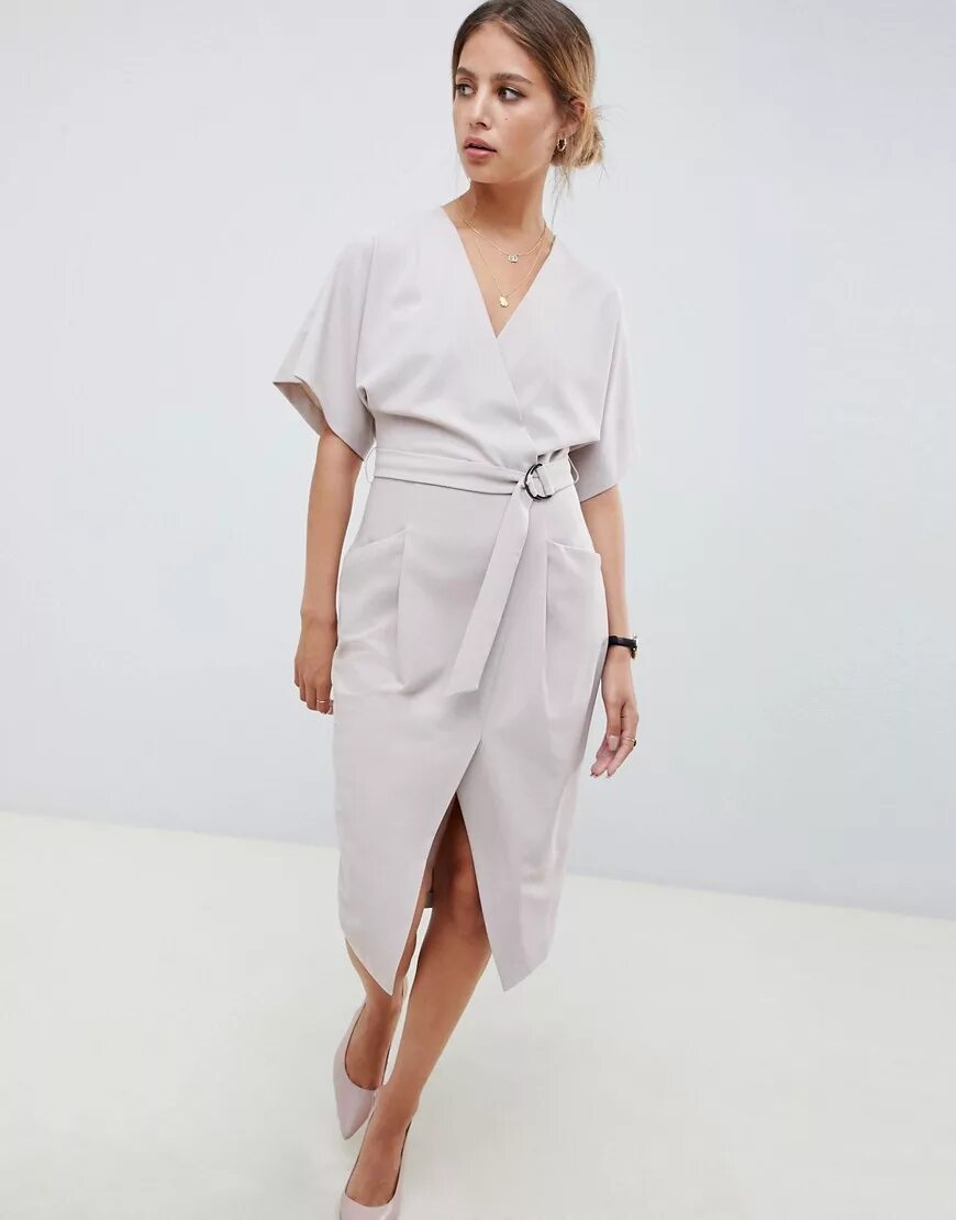 Платья с запахом 2020 года модные. Платье с запахом 2022. Диана фон фюрстенберг 2023. Платье с запахом 2021. Бархатное платье халат.