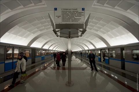 Станция метро митино