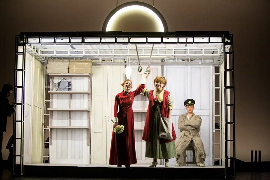 Молодёжный театр на фонтанке. Последнее китайское предупреждение спектакль театр на фонтанке. Последнее китайское предупреждение молодежный театр. Последнее китайское предупреждение театр на фонтанке. Последнее китайское предупреждение спектакль театр на фонтанке.