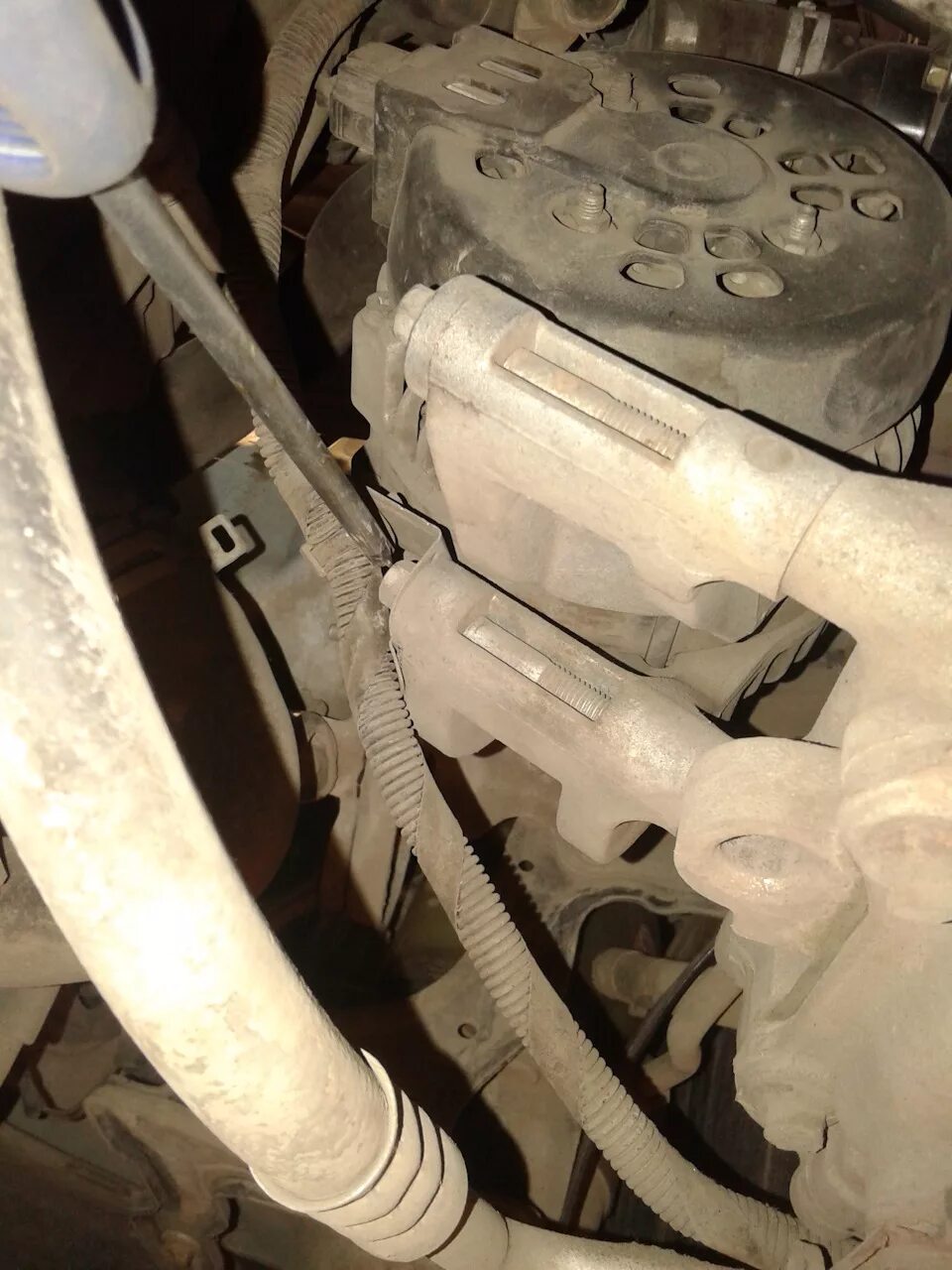 Форд фокус 2 1.8 как снять генератор Remoção e instalação do gerador Ford Focus 3