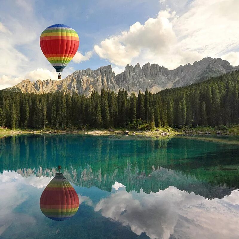 Воздушный шар природа. Воздушный шар в горах. Пейзаж с воздушным шаром. Воздушные шары в горах.