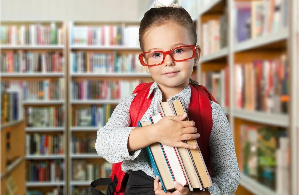Читать по фото. Интересы ребенка. Дети учеба. Чтение школьник. Чтение в школе.