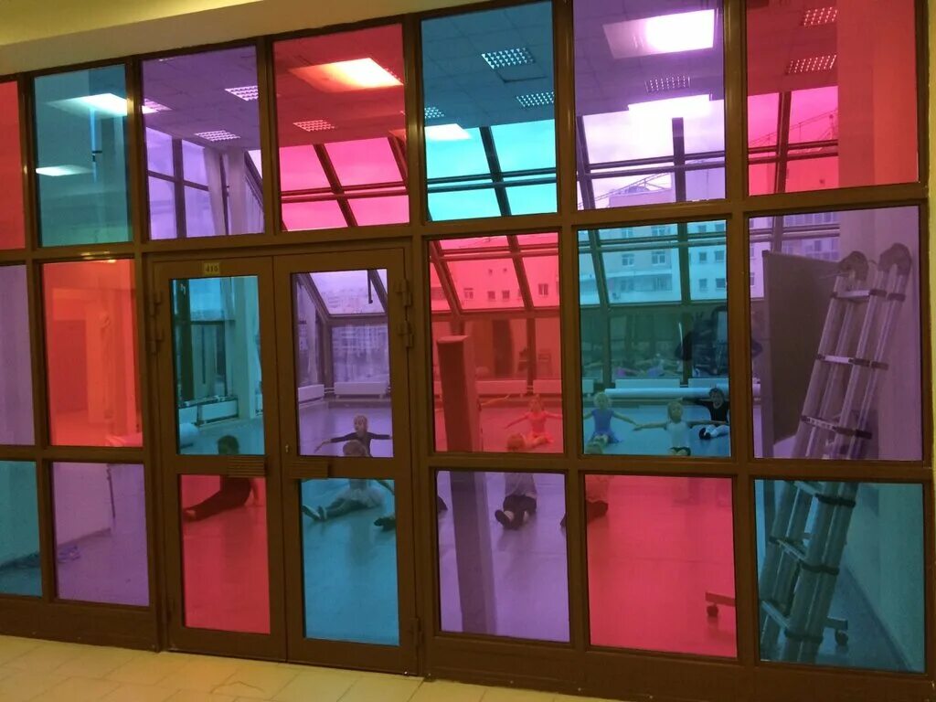 Цветная пленка на стекло
