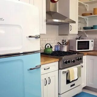 Дом кухни холодильник