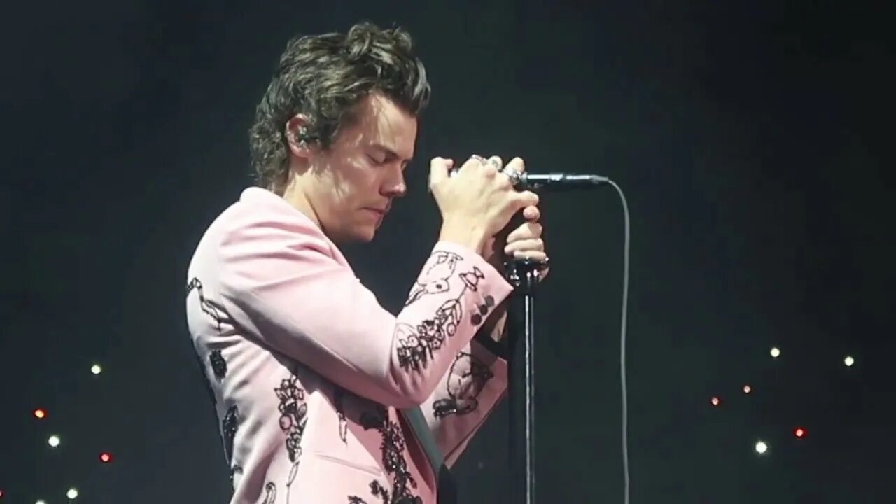 Sign of the times (Live) от Simon. Sign of the times Harry Styles на концерте. Harry Styles революция в Музыке. Sing of the times