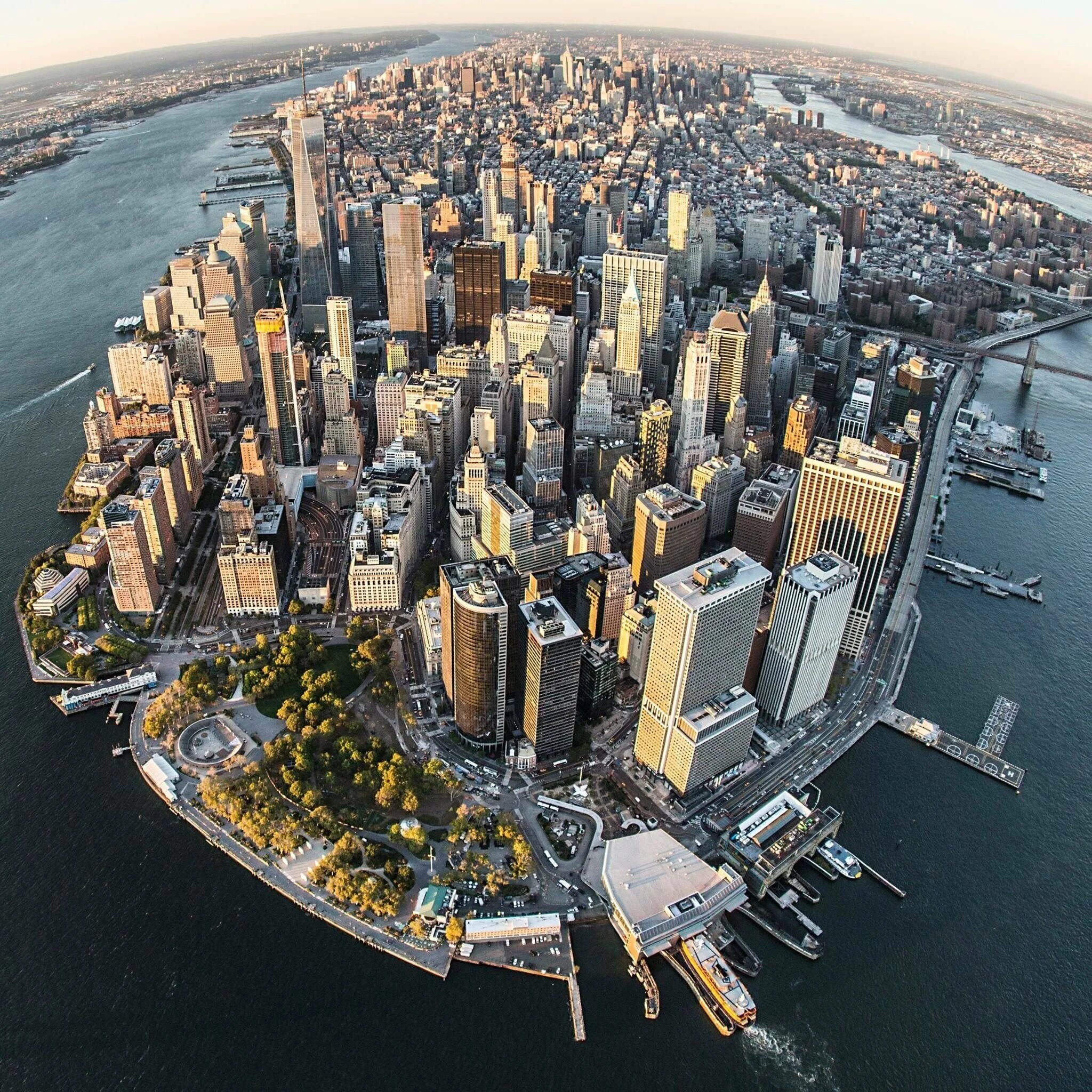 Центр манхеттена нью йорк. Манхэттен остров. Исторический центр манхэттен. Сити айленд район нью-йорка. Манхэттен остров 2001 год.