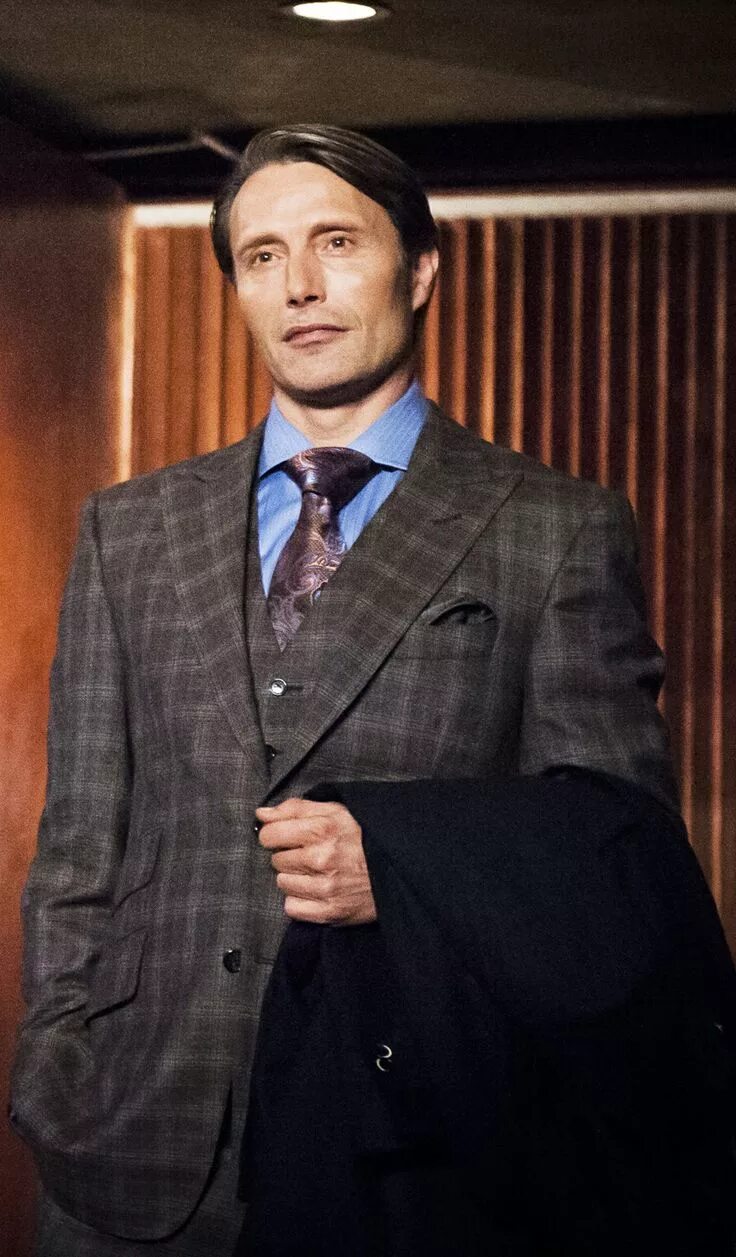 Мадс миккельсен ганнибал лектор. Ганнибал сериал мадс миккельсен. Актер сыгравший лектора. Ганнибал лектор миккельсен. Макц микельсн ганнибал.