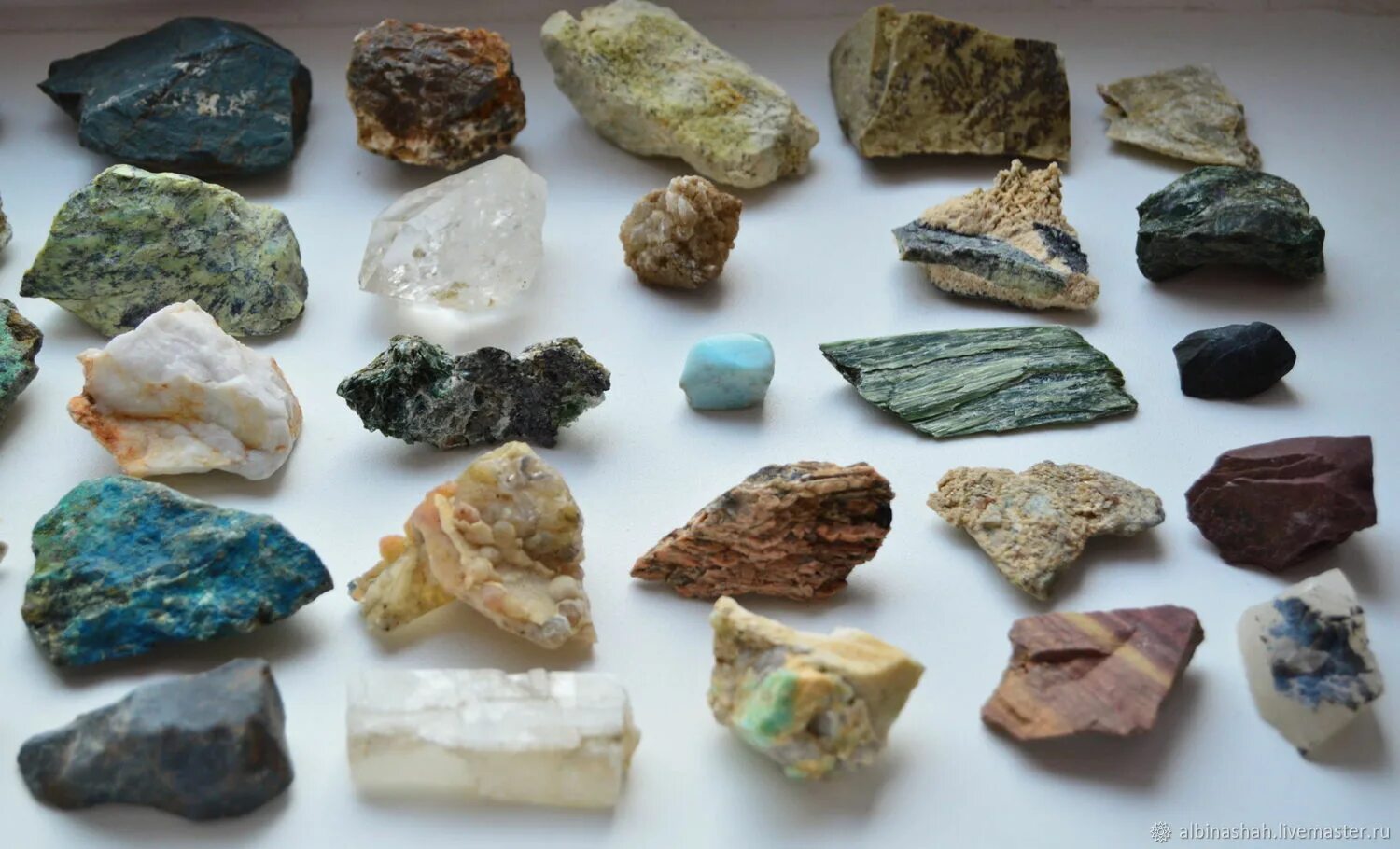 пирит (камни (галтовка)). минерал для трубок 5 букв. мухинит минерал. киноварь реальгар. кальцит минерал.