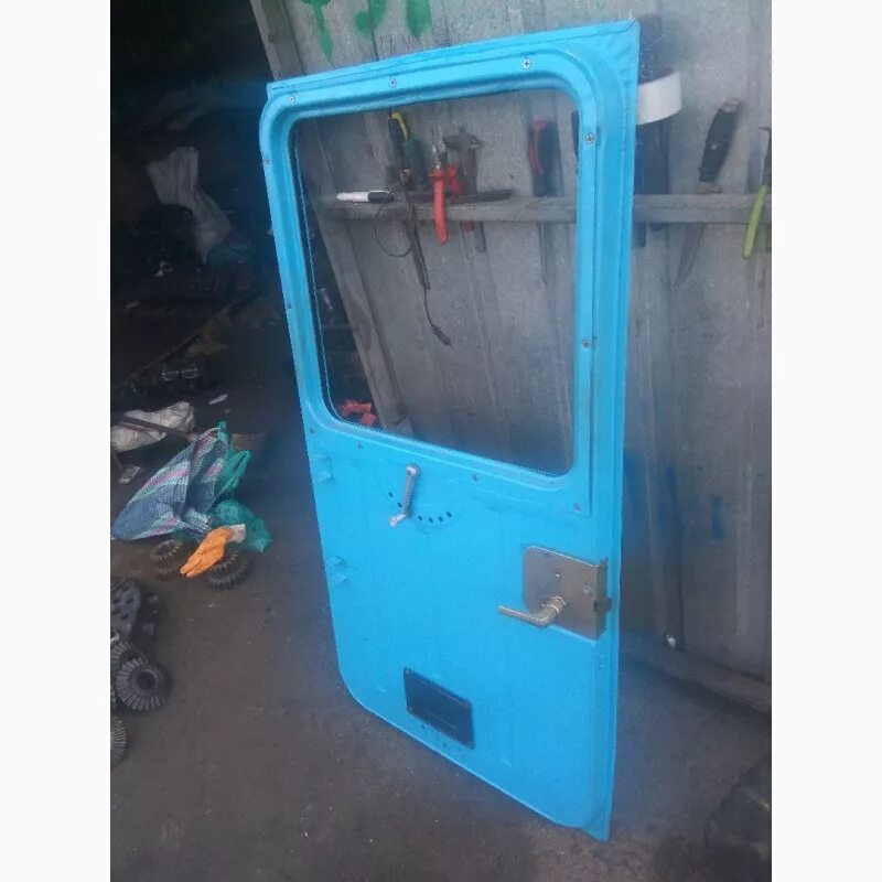 Дверь трактора т-150 150. Форточка кабины т25. Донавтоприбор кабины т 150. Дверь трактора. Кабина юмз 6л 45-6700000-а1 сб.