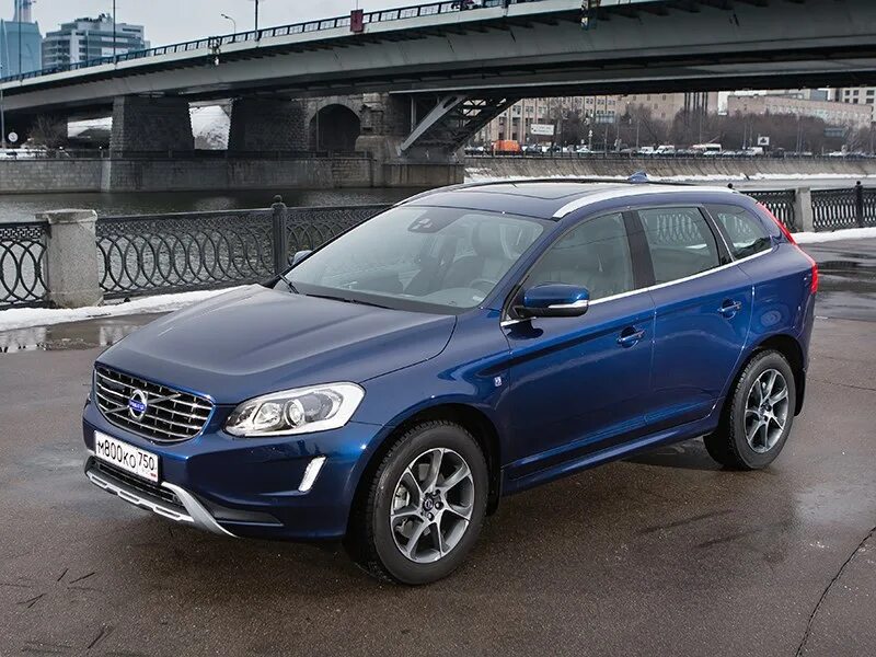 Volvo xc60 поколения. Volvo xc60. Вольво хс60 2014. Volvo xc60 2014 года. Volvo xc60 2013.