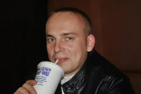 Алексея 37 лет