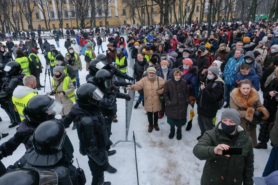 Движение митинга. Протесты 23 января 2021 в Санкт Петербурге. Митинг 23 сентября. Дети на митинге 23 января. Тула 23 января митинг.