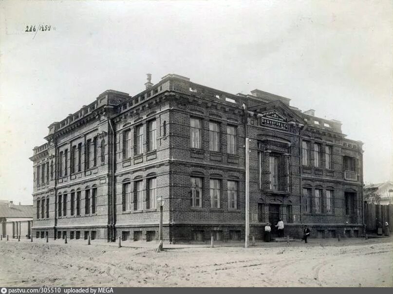 Здание народного училища великий новгород. Улица алеши пешкова 18 нижний новгород. Кулибинское ремесленное училище нижний новгород. Владимирское училище нижний новгород. С.