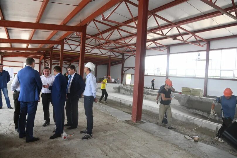 Волга бассейн волгоград. Строительство бассейна калач. Парк-отель риверсайд волгоград. Бассейн калач на дону. Фок молодежный кировский район волгоград.