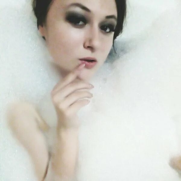 Vika, 24 years, Russian Federation, Cherepovets, would like to meet a guy at the