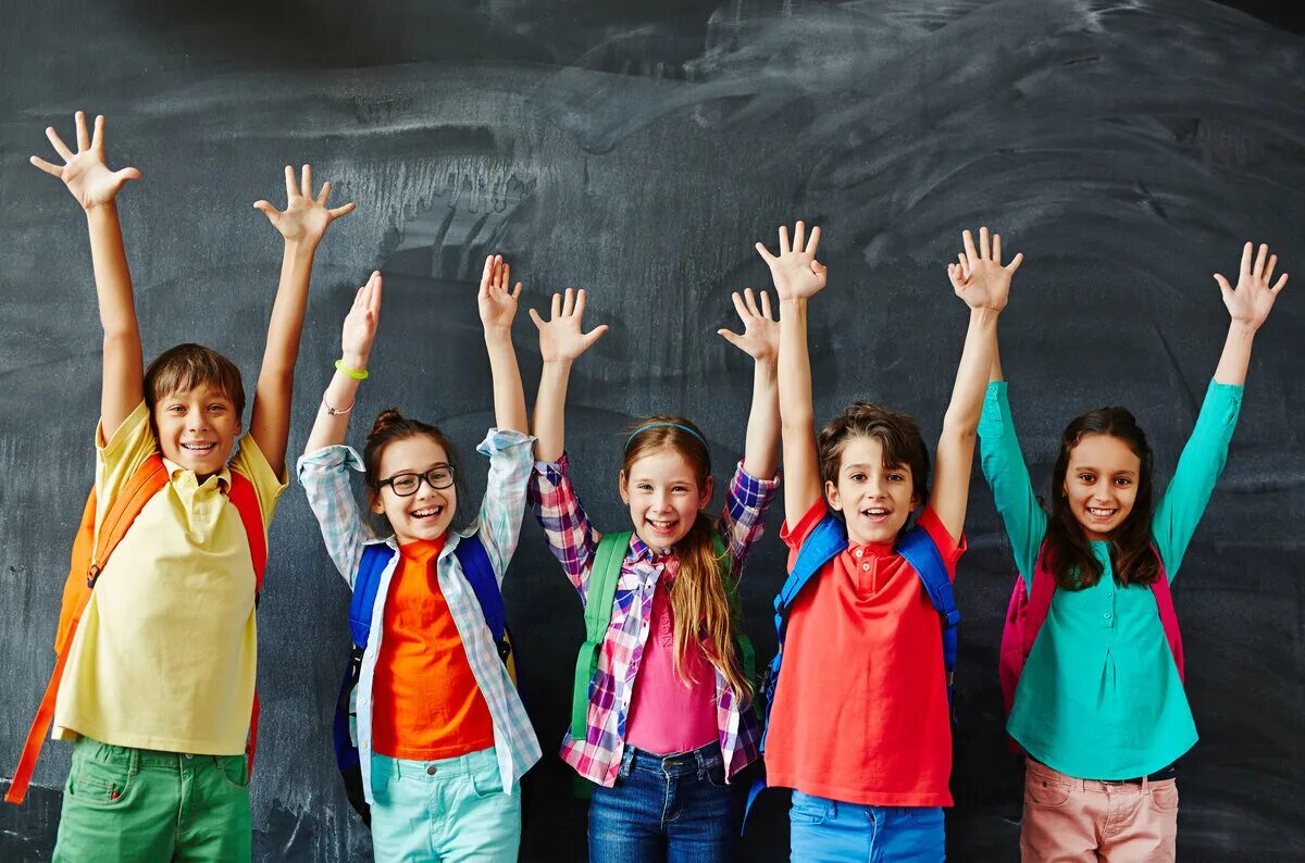 Student children. Дети в школе. Дети школьники. Радостные дети. Счастливые дети в классе.