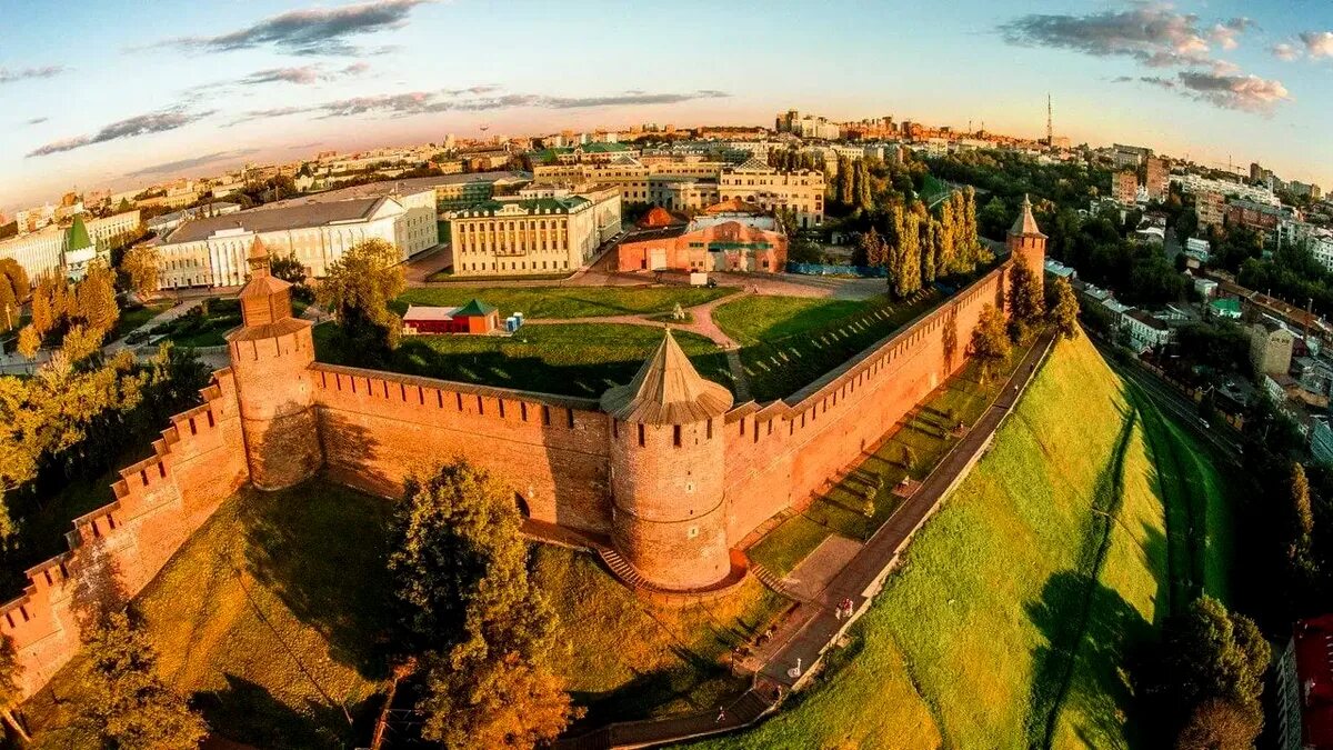 Стрелка нижний новгород. Мой нижний новгород. Кремль нижнего тагила. Нижний новгород. Чкаловская лестница нижний новгород.