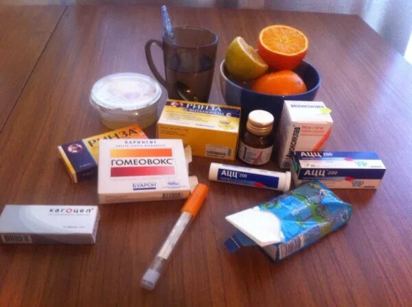 заболела лекарства. простуда. больной орви. заболела лекарства. заболела лекарства.