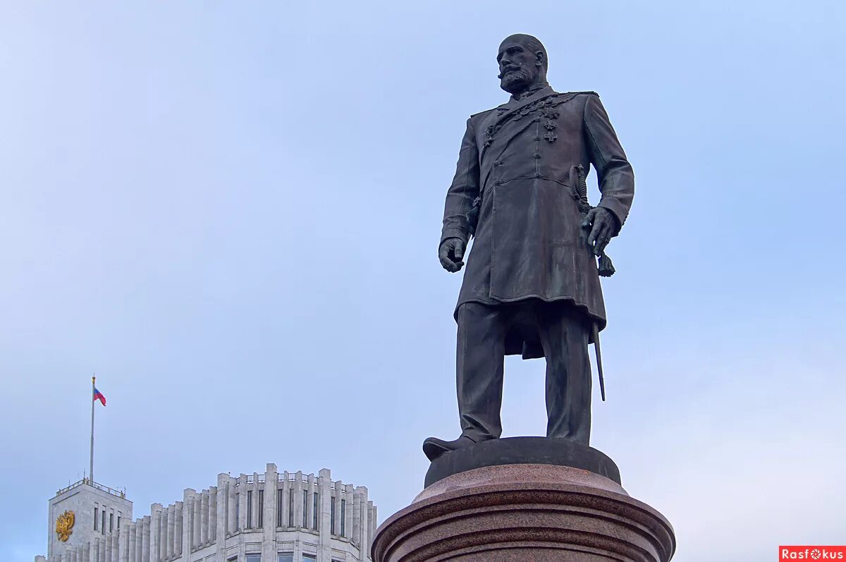 Столыпин москва. Памятник Петру Столыпину. Памятники Столыпину Петру Аркадьевичу. Столыпин памятник Москва. Памятник п. а. Столыпину.