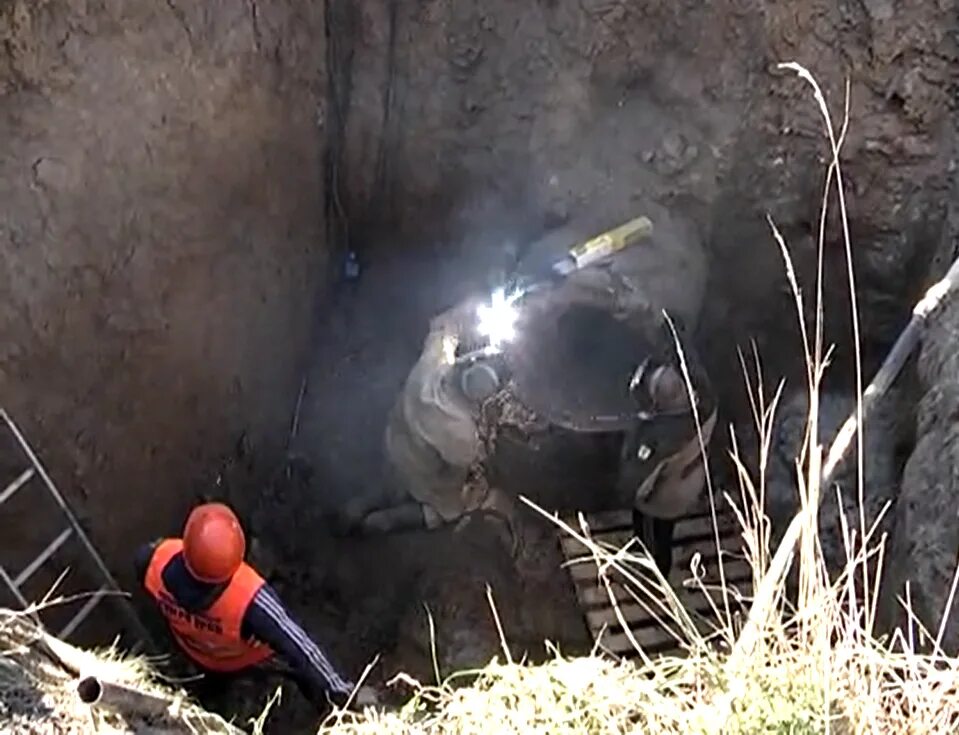 водоподъем шахты. вода город шахты. трубопровод в шахте. вода в шахтах. вода город шахты.