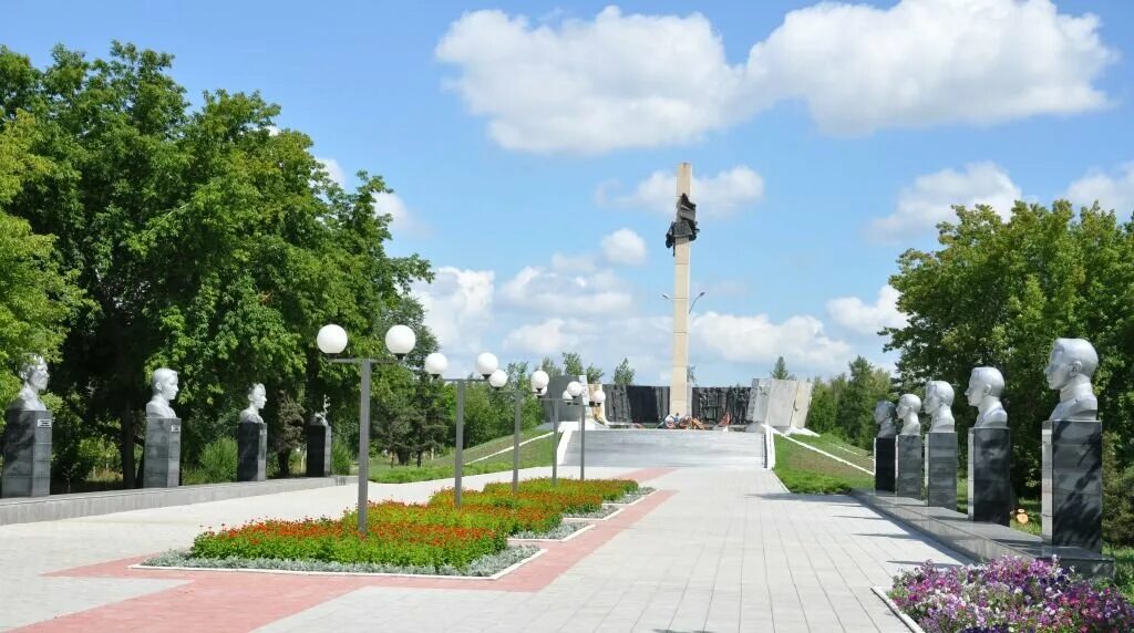 Славгороде алт край. Мемориал славы Славгород. Мемориал Победы Славгород. Мемориал Славгорода Алтайского края. Памятники славы Славгород.