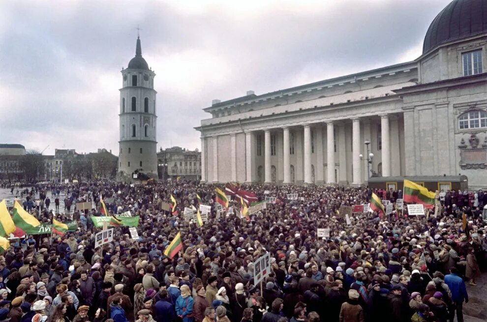 Литва после распада. Литва независимость 1990. независимость литвы 1991. митинги литва 1991. митинги в литве 1990.
