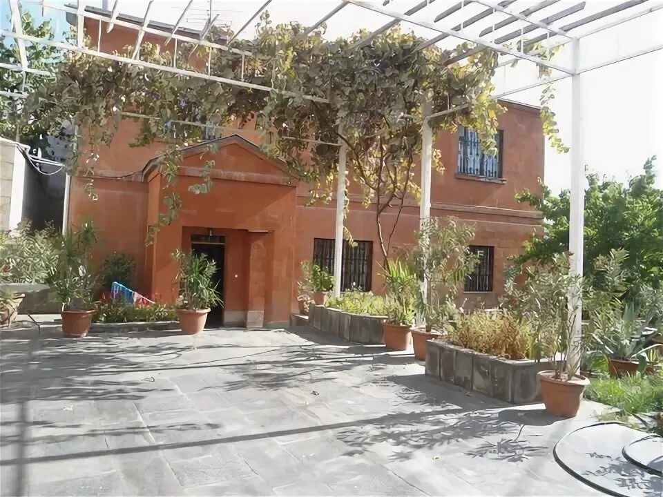 Erevan house. Kesabella гостевой дом ереван. Дом африкянов ереван. The hill guest house ереван. Comfort hotel 3 ереван армения.