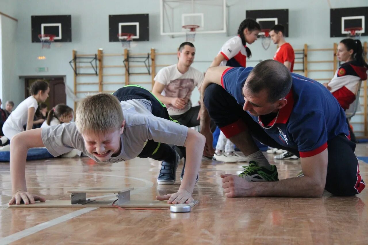 Контроль в в спортивной школе. Физическая подготовка. Физическая подготовкк. Спортивные соревнования. ОФП это в физкультуре.