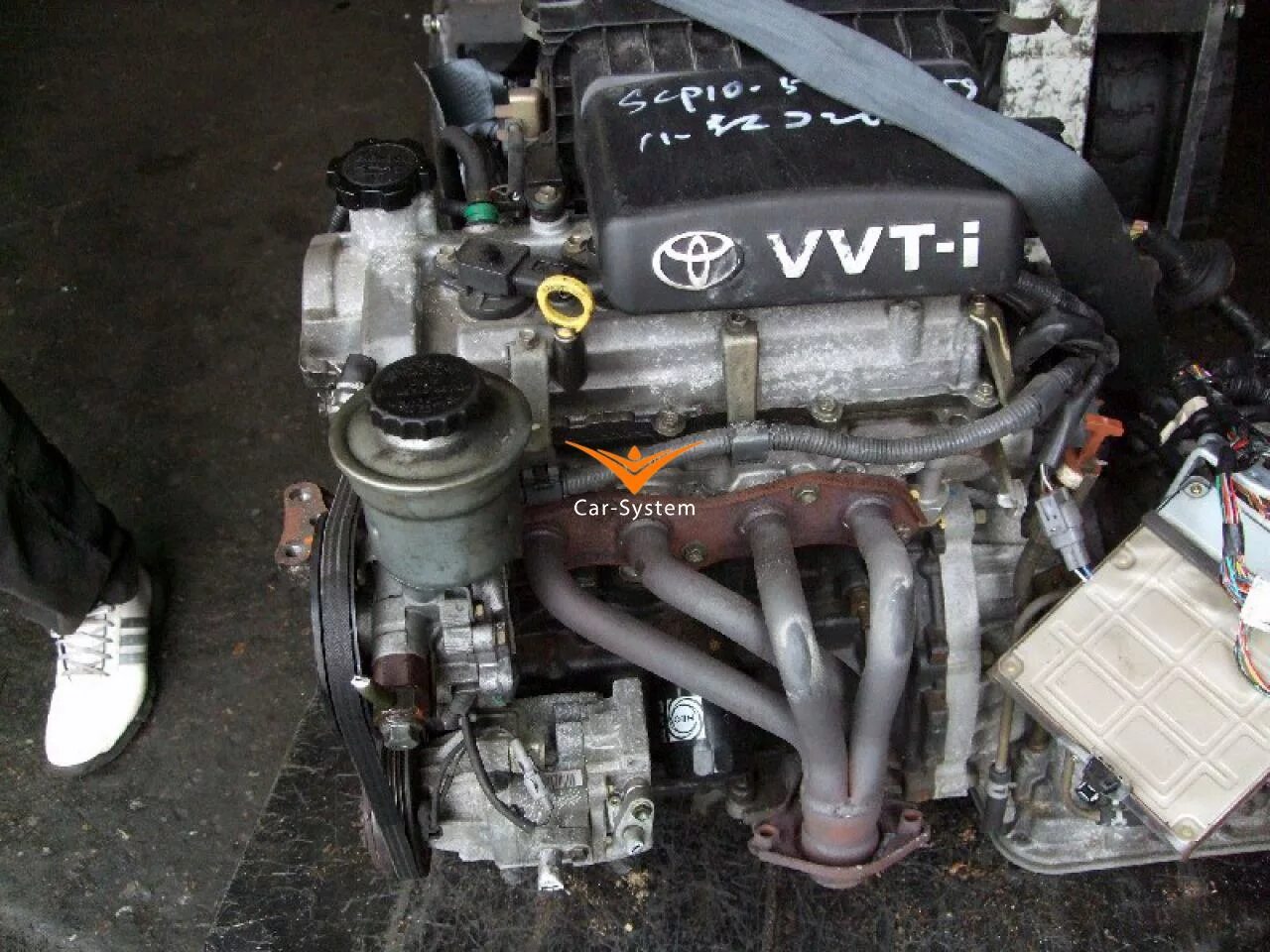 Двигатель тойота витц 1.3. Двигатель 1sz-Fe Toyota Vitz. Toyota Vitz двигатель 1.3. Двигатель Тойота Витц 1.0 1sz-Fe. Toyota Yaris двигатель 1sz-Fe.