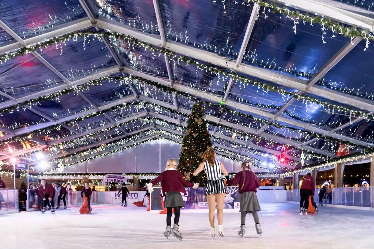 В каком городе каток. Ice Rink каток. Каток в Берлине. The Rink Сколково. Каток Скай ринк Белгород.