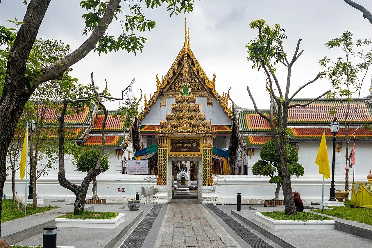 Храм Ракханг Коситарам в Бангкоке. Ват Чалонг храм старик на змее. Храм додзёдзи. Ват Янасангварарам Ворамахавихан Паттайя.