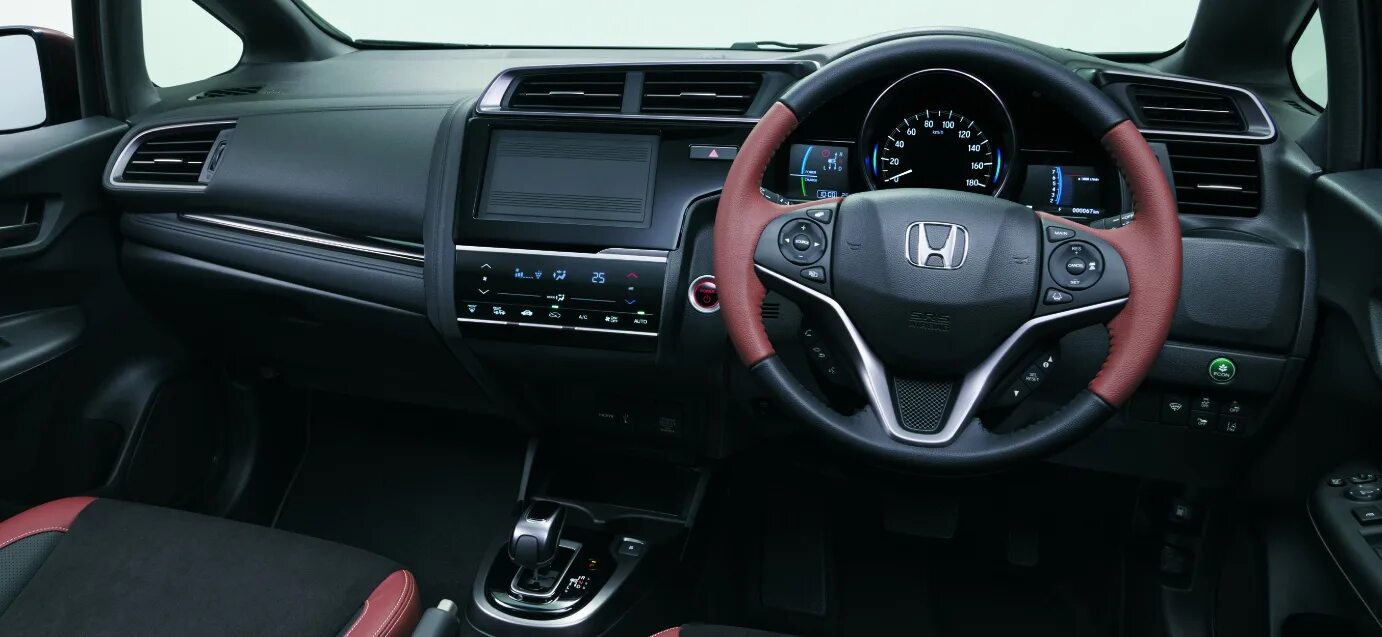 Honda открылась. Honda fit 1.3 13g modulo style honda sensing. honda fit hybrid 2017. honda fit s hybrid. honda суббренд.