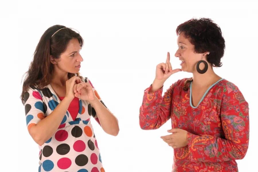 Общение со слабослышащими. Глухонемые люди. Общение глухонемых. Люди общаются жестами. Общение глухих людей.