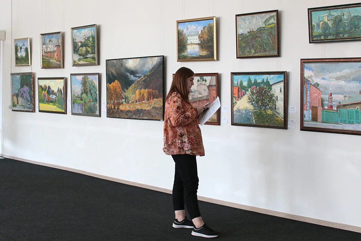 Выставка-вернисаж в библиотеке что это. Выставка вернисаж. Вернисаж выставки. Шваюков фотовыставка. Вернисаж выставки.