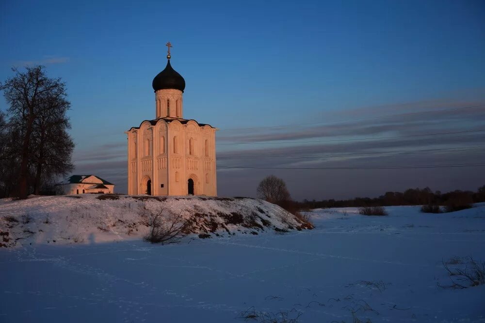 Храм покрова на нерли зимой фото Фото: Церковь Покрова на Нерли. Фотограф Сергей Рабусов. Путешествия Фотосайт