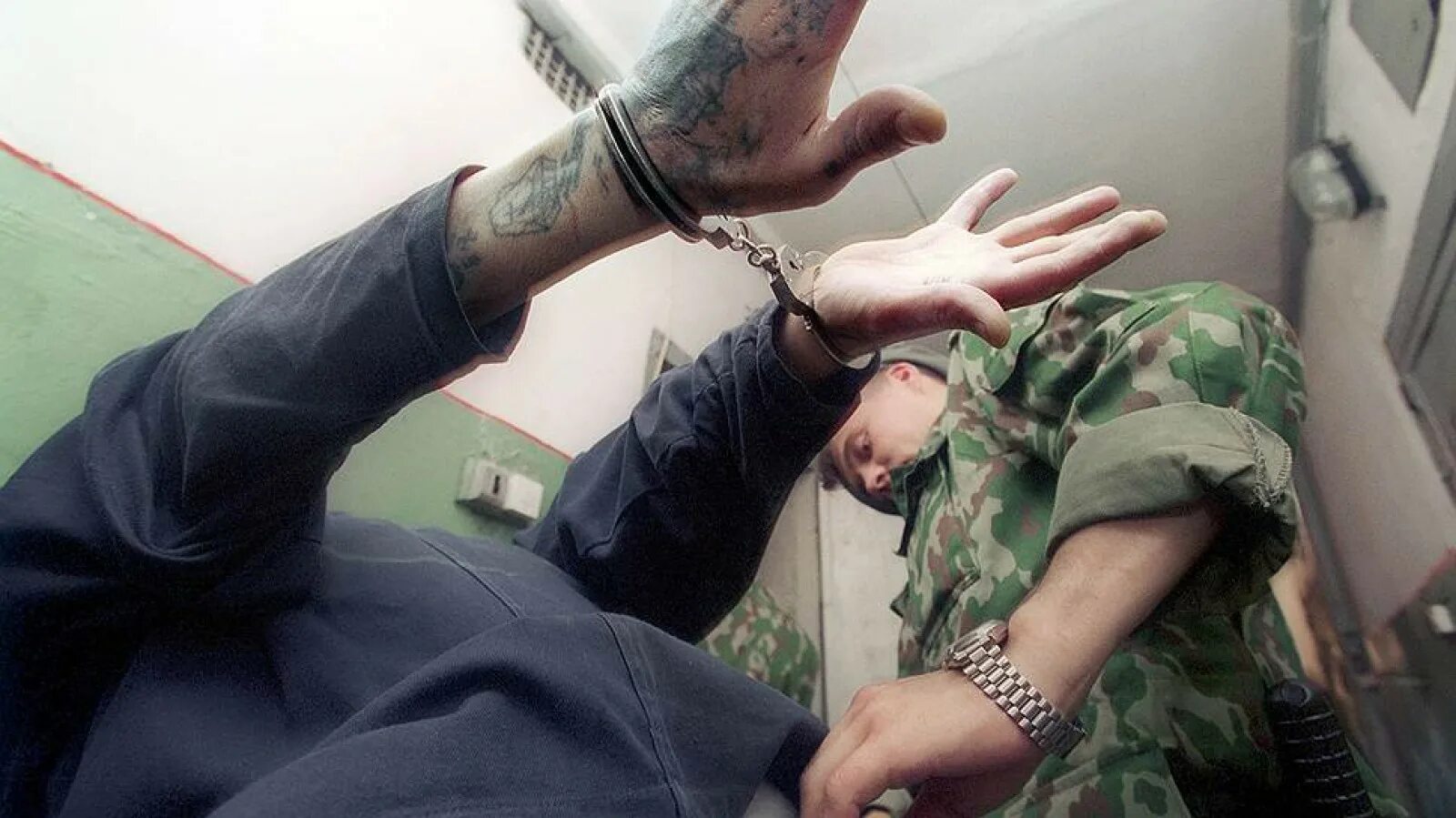 Камера в тюрьме. Фсин пытки заключенных саратов. Тюрьма ла сабанета, венесуэла. Тюрьма с заключенными. Что делают заключенным.