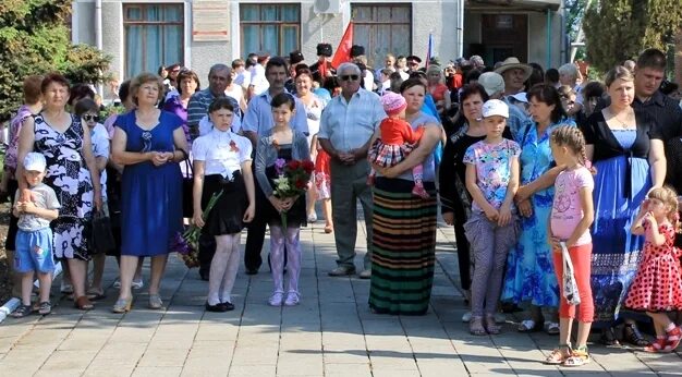 Станица Новоджерелиевская Брюховецкий район. Новоджерелиевская Краснодарский край. Администрация станицы Новоджерелиевской. Новоджерелиевская достопримечательности.