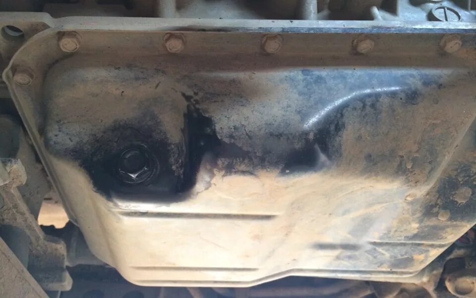 Заливная пробка раздаточной коробки мицубиси л 200. Замена масла акпп паджеро дизель. Акпп паджеро 4. Фильтр акпп паджеро 4 3. 5 дизель.