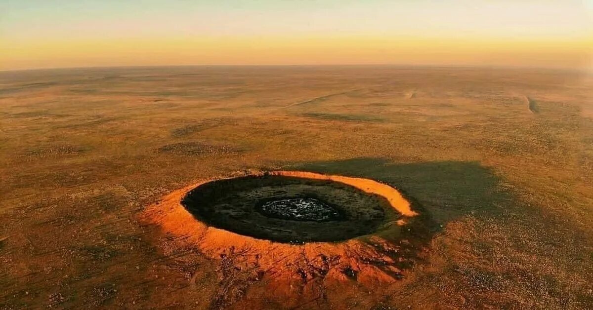 Meteor Crater Park Arizona is a meteorite impact 2008 Barr. Flickr