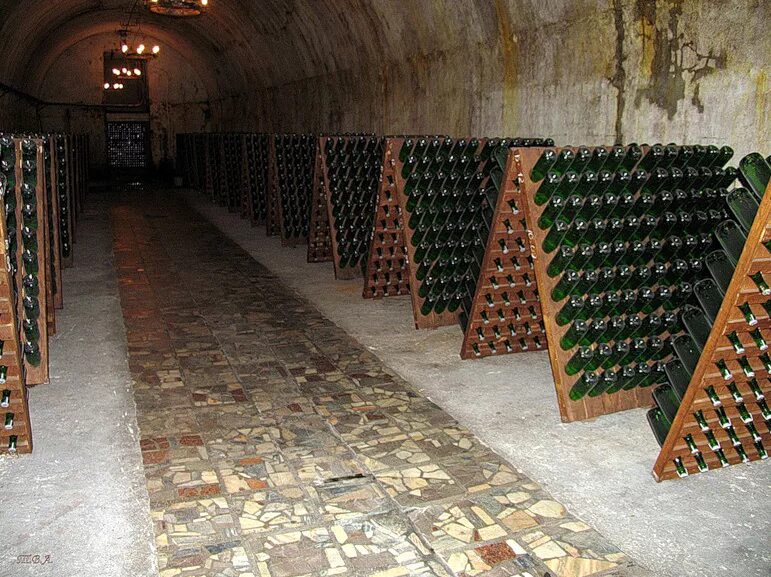 абрау дюрсо винодельня. винные погреба абрау дюрсо. абрау дюрсо винодельня. винные погреба абрау дюрсо. завод абрау экскурсии.