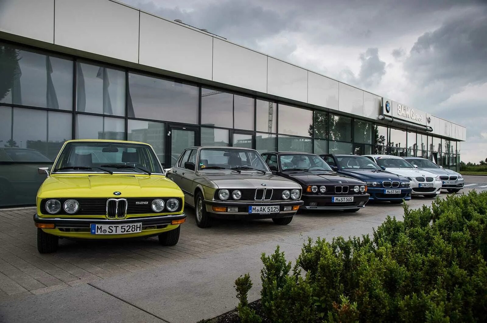 Эволюция BMW 5. BMW m6 первое поколение. BMW 5 Series Evolution.