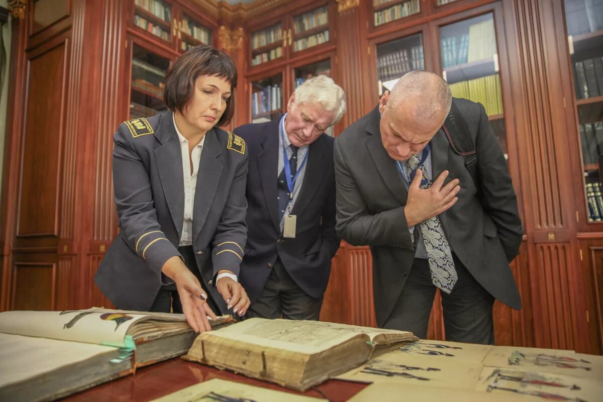 первым директором ректором карагандинского горного института был